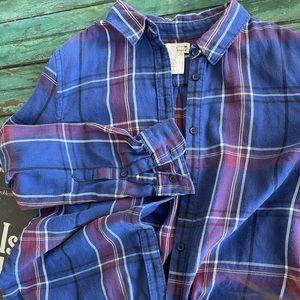 Levi’s shirt, s